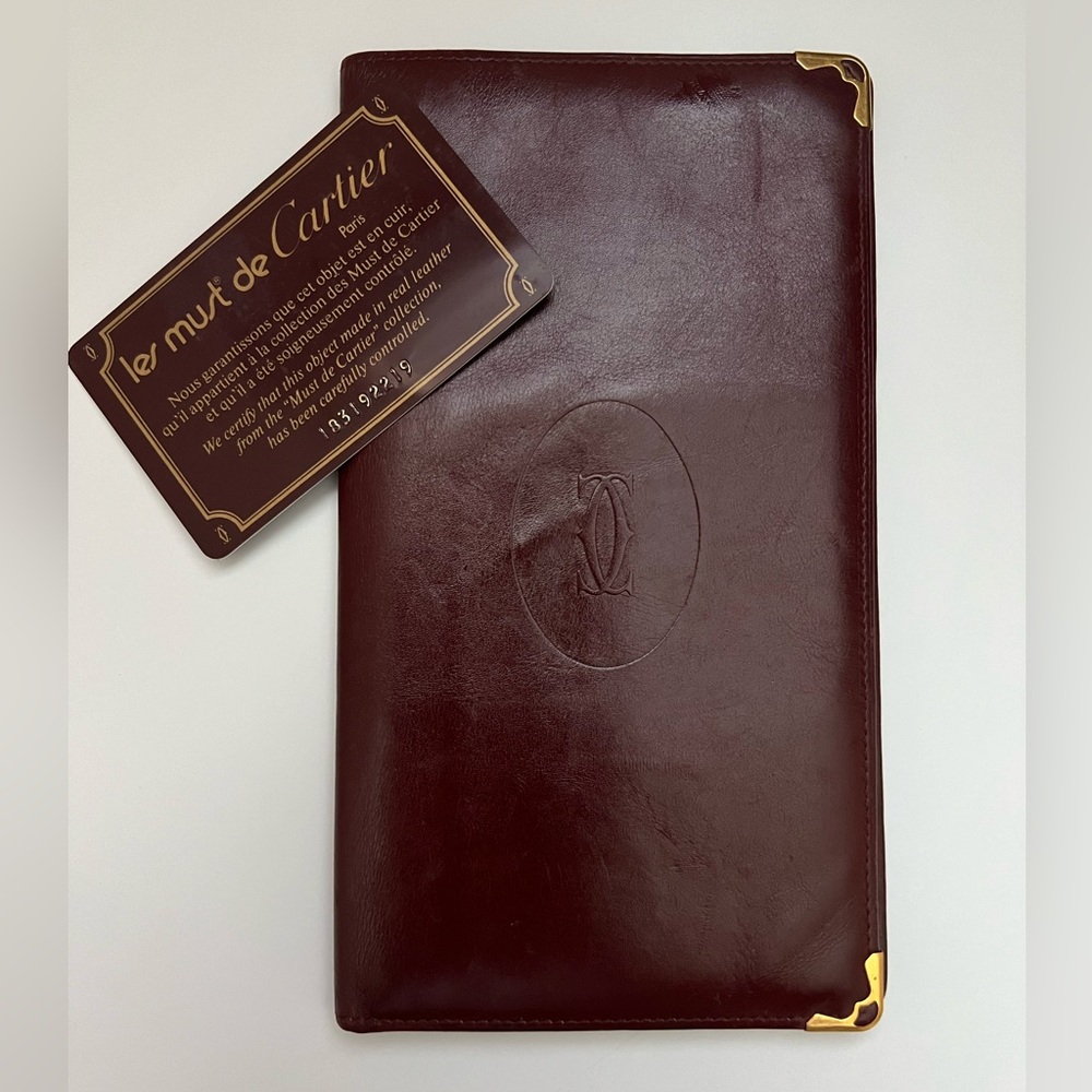 Cartier les must be de Cartier bifold wallet with authenticity card